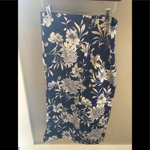 Zara pencil skirt purple and white floral size L
